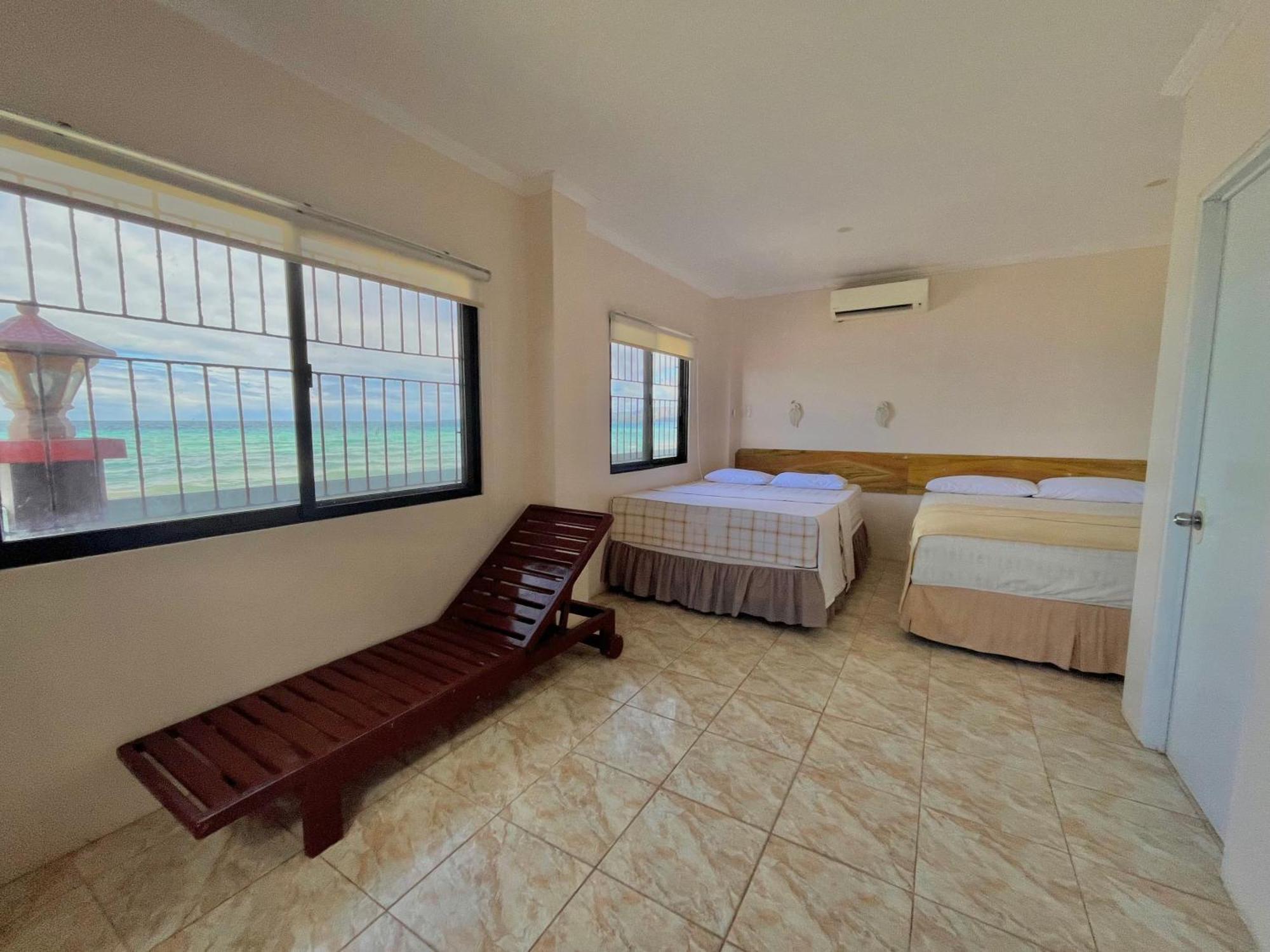 Casaroyal Beachfront Siquijor Exterior foto